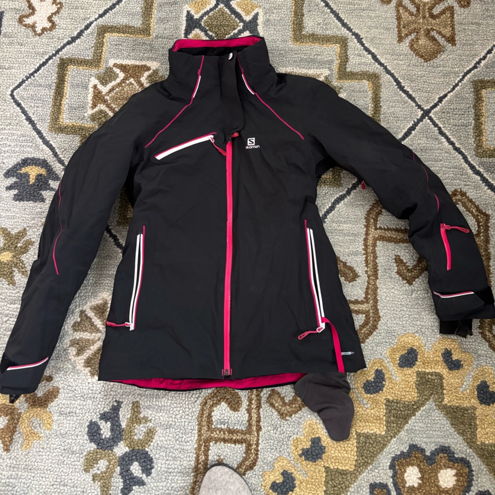 Salomon Women's Black and Pink Ski Jacket